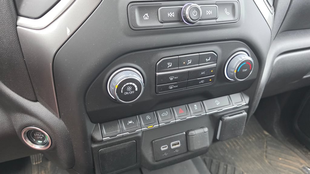 Used 2025 Chevrolet Silverado 1500 Custom Trail Boss w/ LPO, Dark Essentials Package AWD/4WD image 19