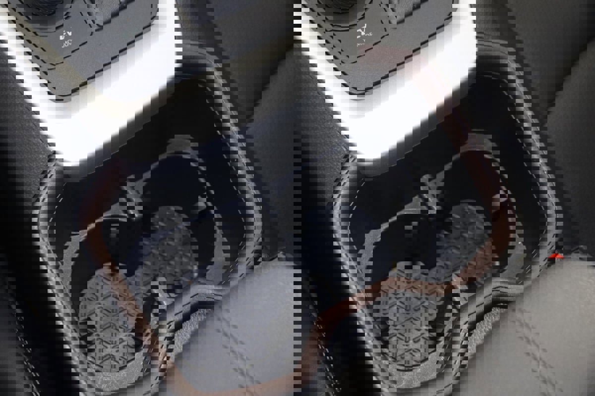 Used 2022 Toyota RAV4 Limited AWD/4WD image 24