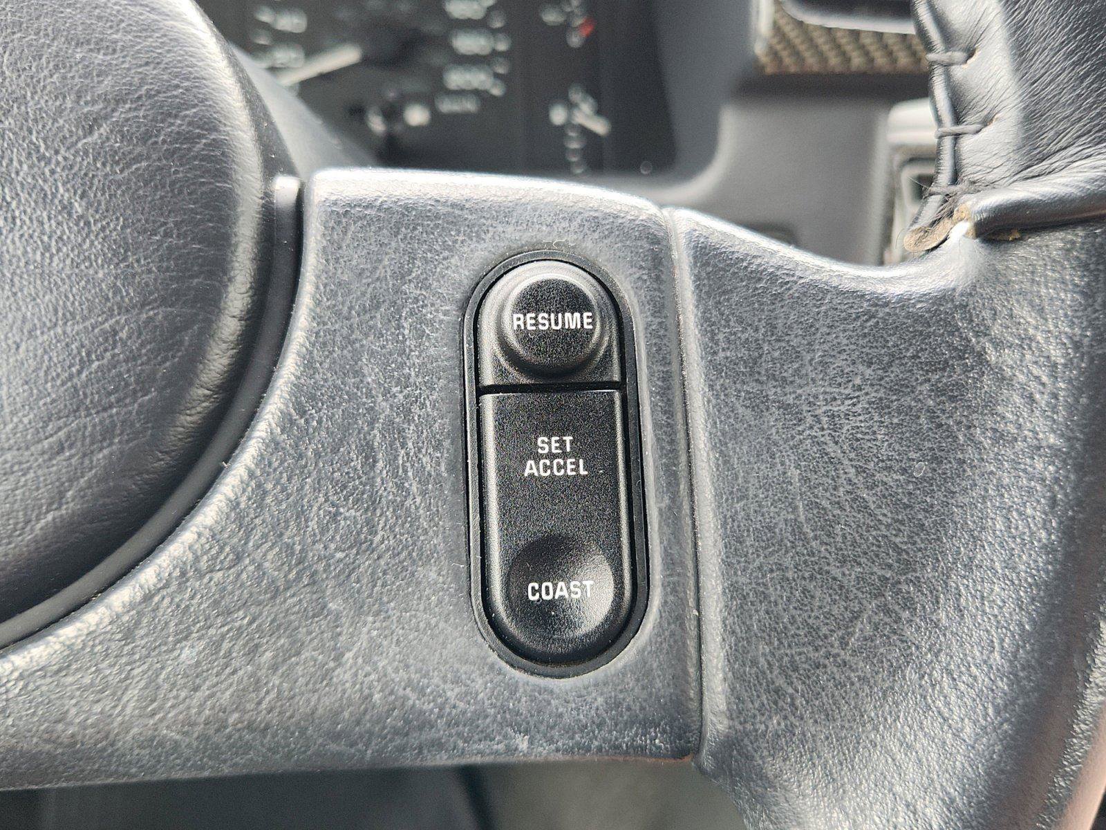 Used 1988 Ford Mustang LX RWD image 27