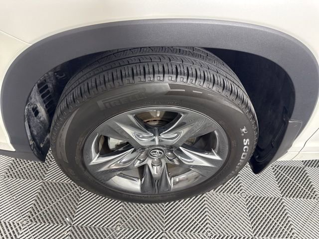 Used 2018 Toyota Highlander Limited Platinum image 10