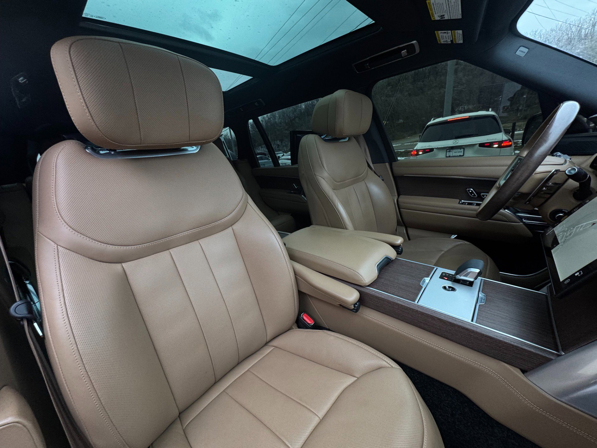 Used 2024 Land Rover Range Rover Long Wheelbase Autobiography image 22