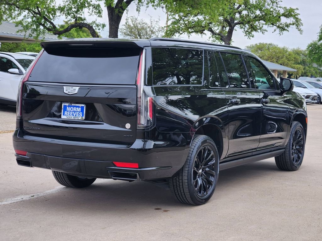 Used 2024 Cadillac Escalade ESV Sport Platinum w/ LPO, ONYX Package AWD/4WD image 5