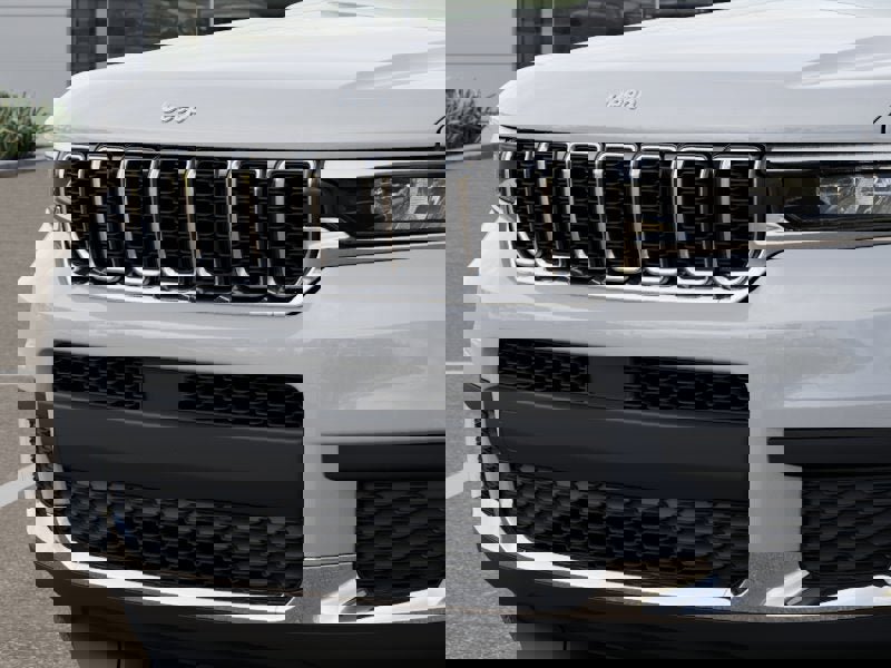 New 2025 Jeep Grand Cherokee L Laredo image 16