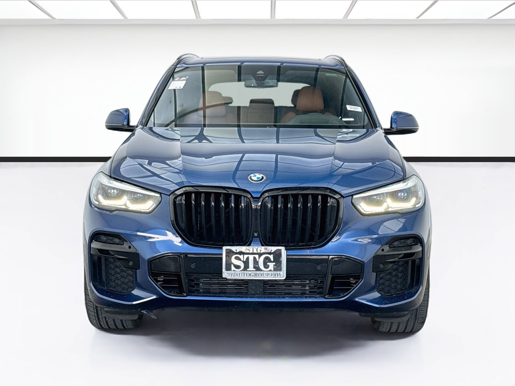 Used 2022 BMW X5 sDrive40i w/ M Sport Package RWD image 2