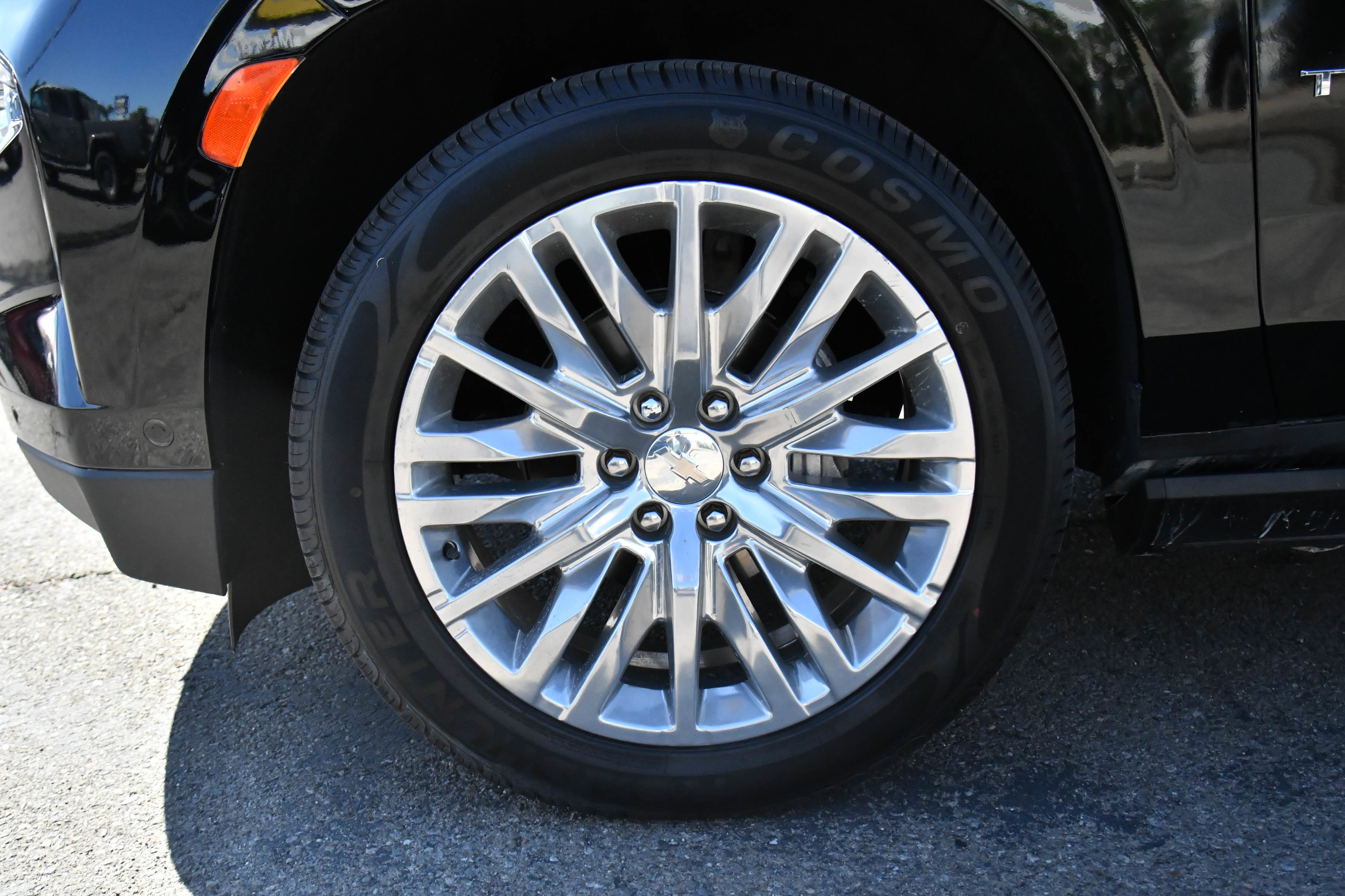 Used 2023 Chevrolet Tahoe Premier w/ Advanced Technology Package RWD image 12