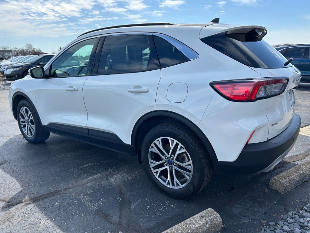 Used 2022 Ford Escape SEL image 9