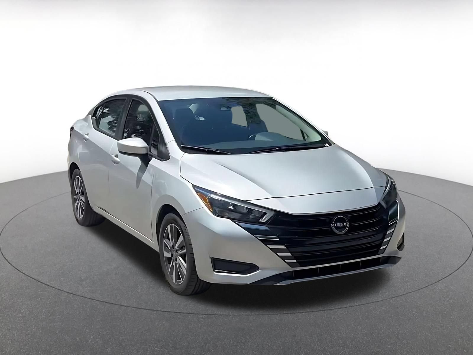Used 2025 Nissan Versa SV FWD image 3
