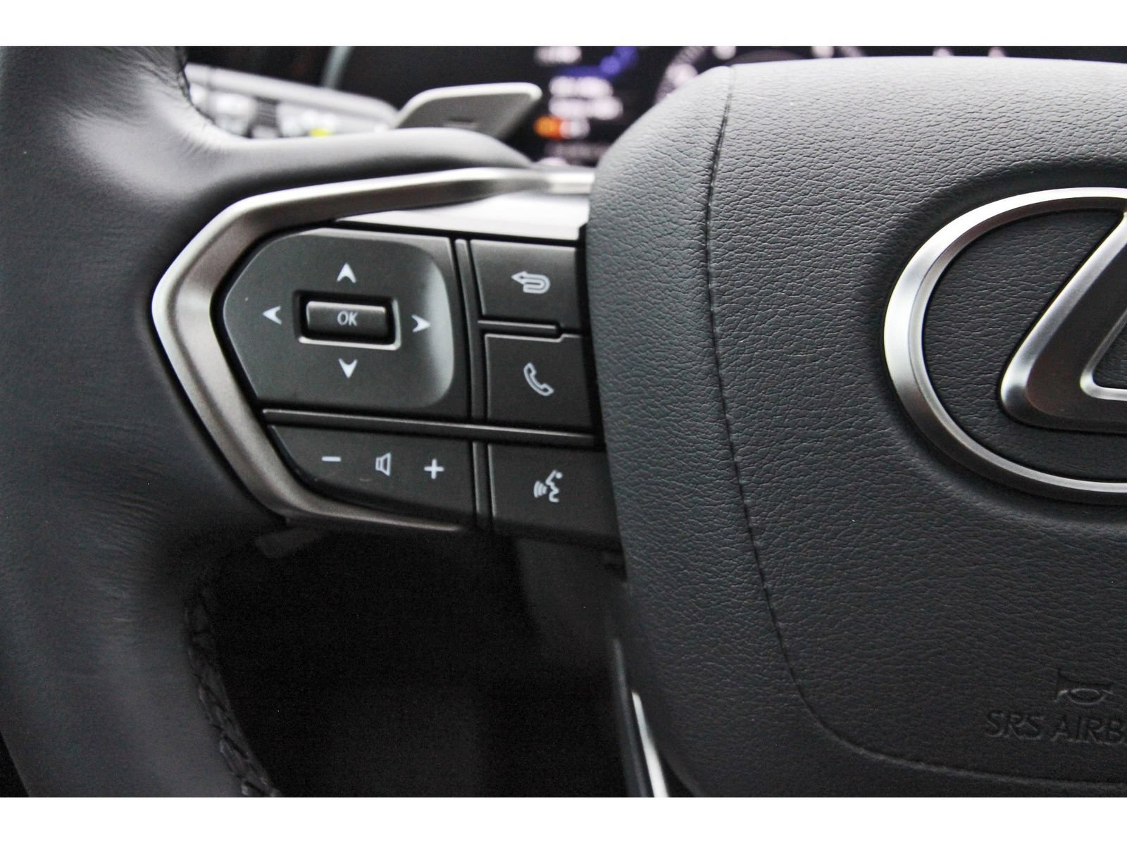 Used 2025 Lexus NX 250 FWD w/ Towing Package (2000 Lbs) image 18