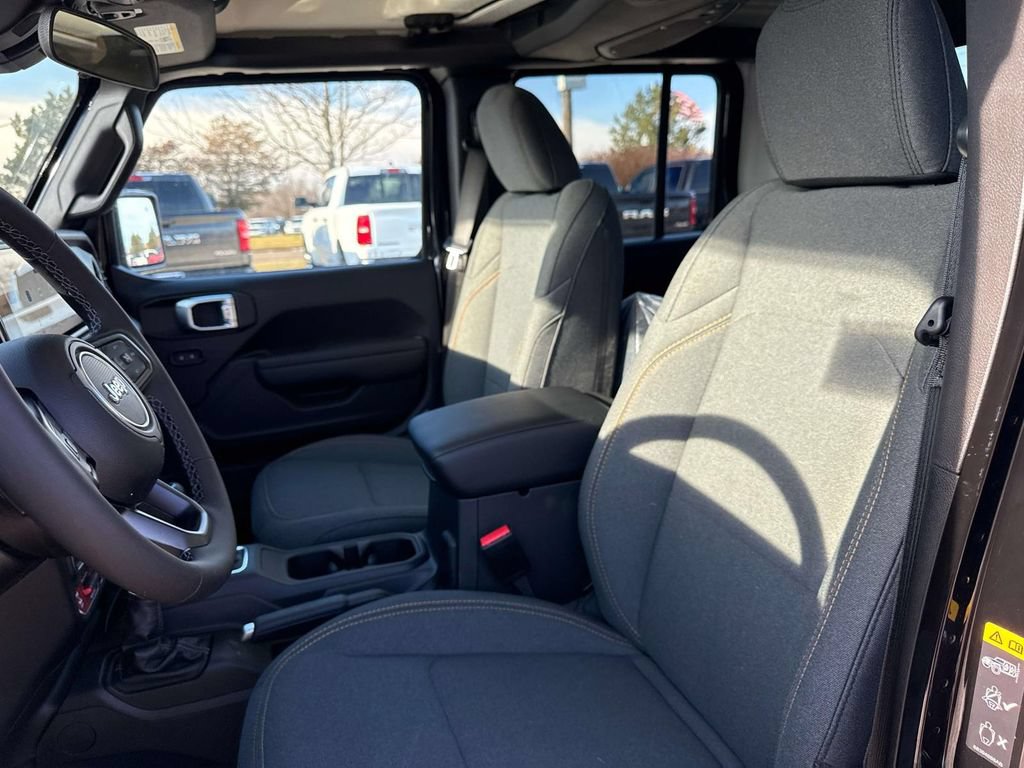 New 2026 Jeep Gladiator Sport AWD/4WD image 11