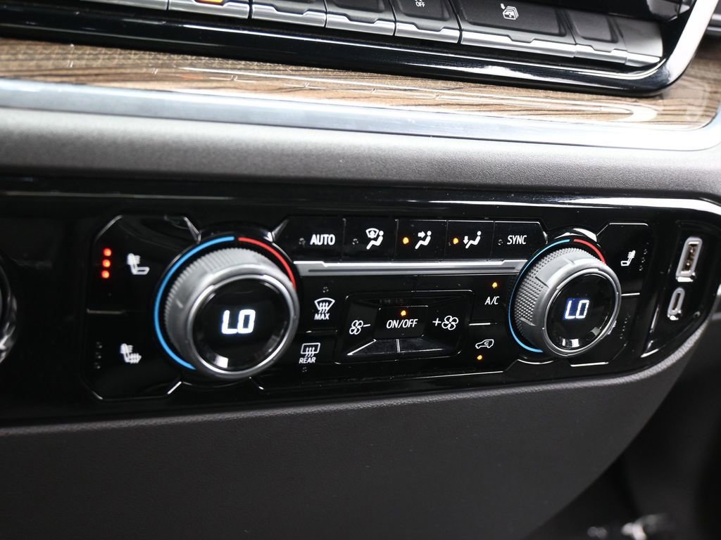 Used 2023 Chevrolet Silverado 1500 LT image 23