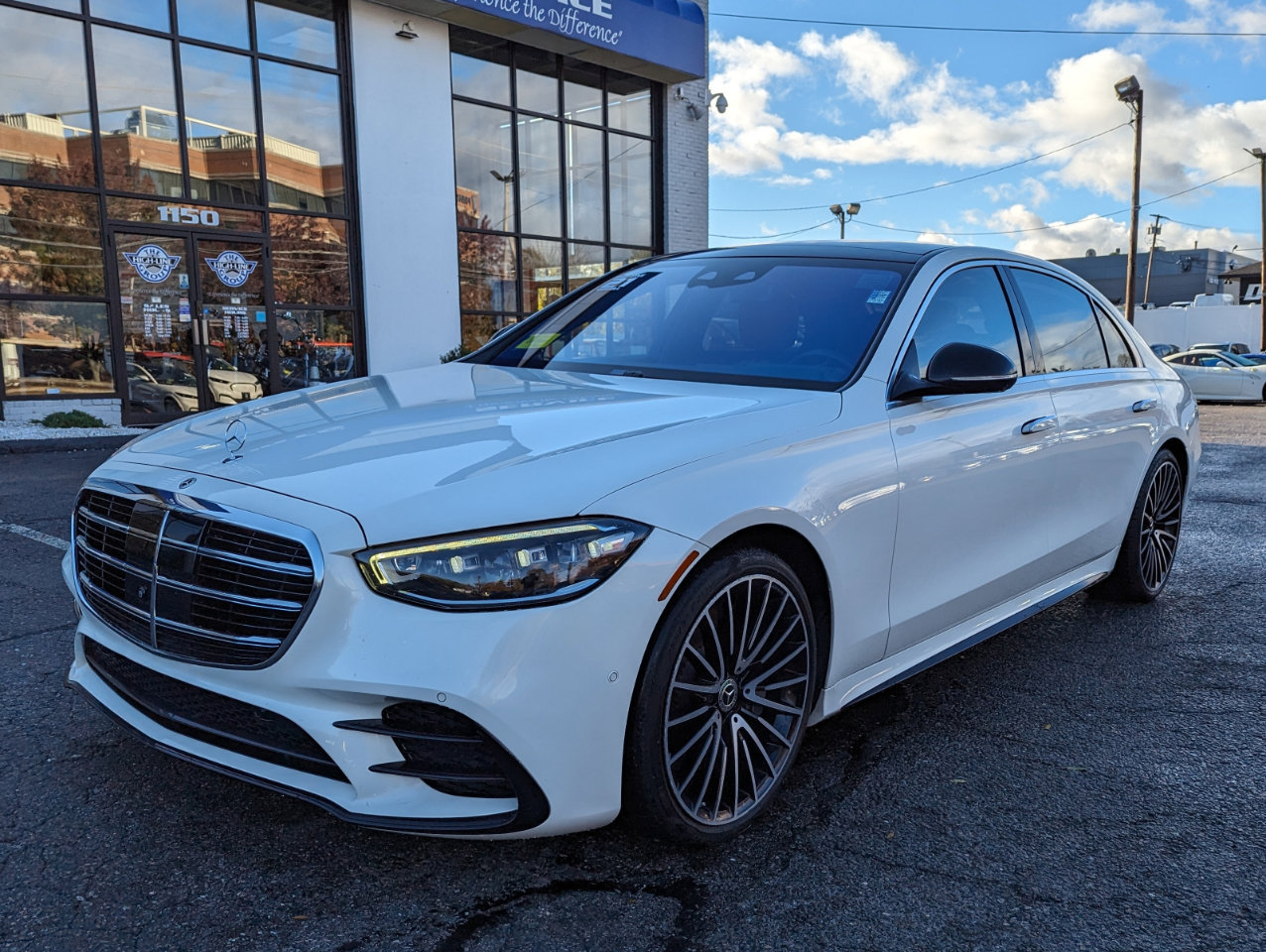 Used 2021 Mercedes-Benz S 580 4MATIC Sedan w/ AMG Line image 2