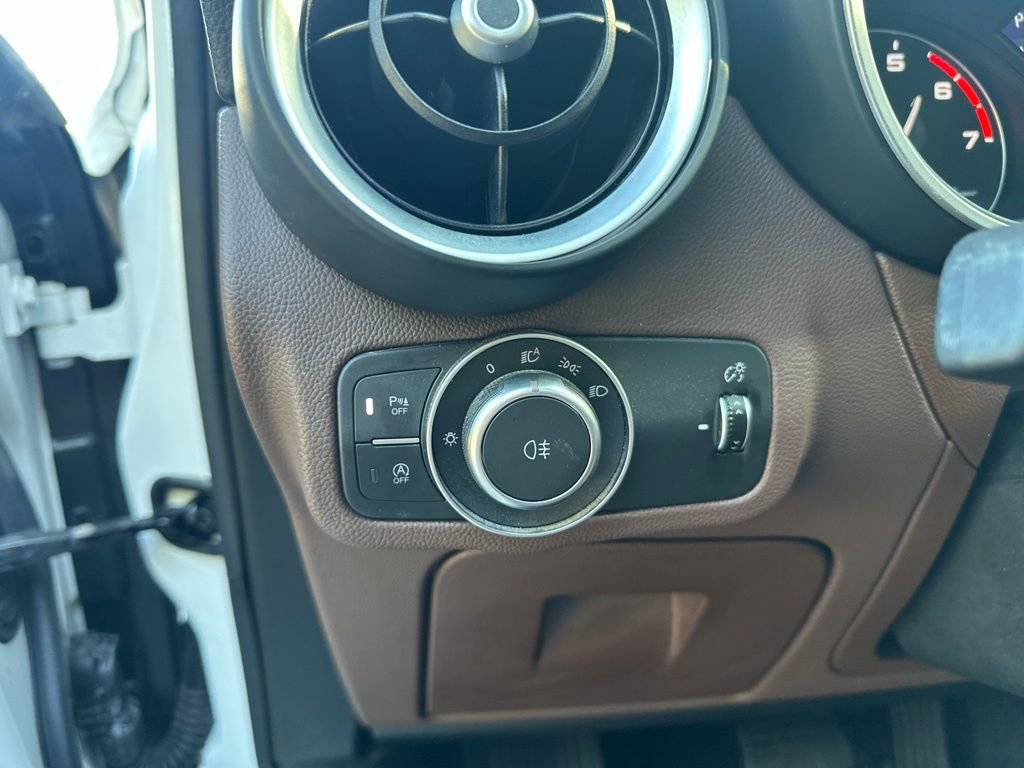 Used 2020 Alfa Romeo Stelvio w/ Nero Edizione image 29