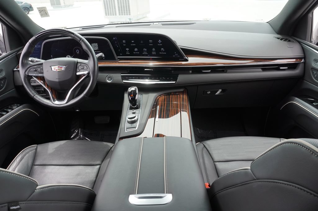 Certified 2024 Cadillac Escalade Premium Luxury w/ Performance Package AWD/4WD image 12