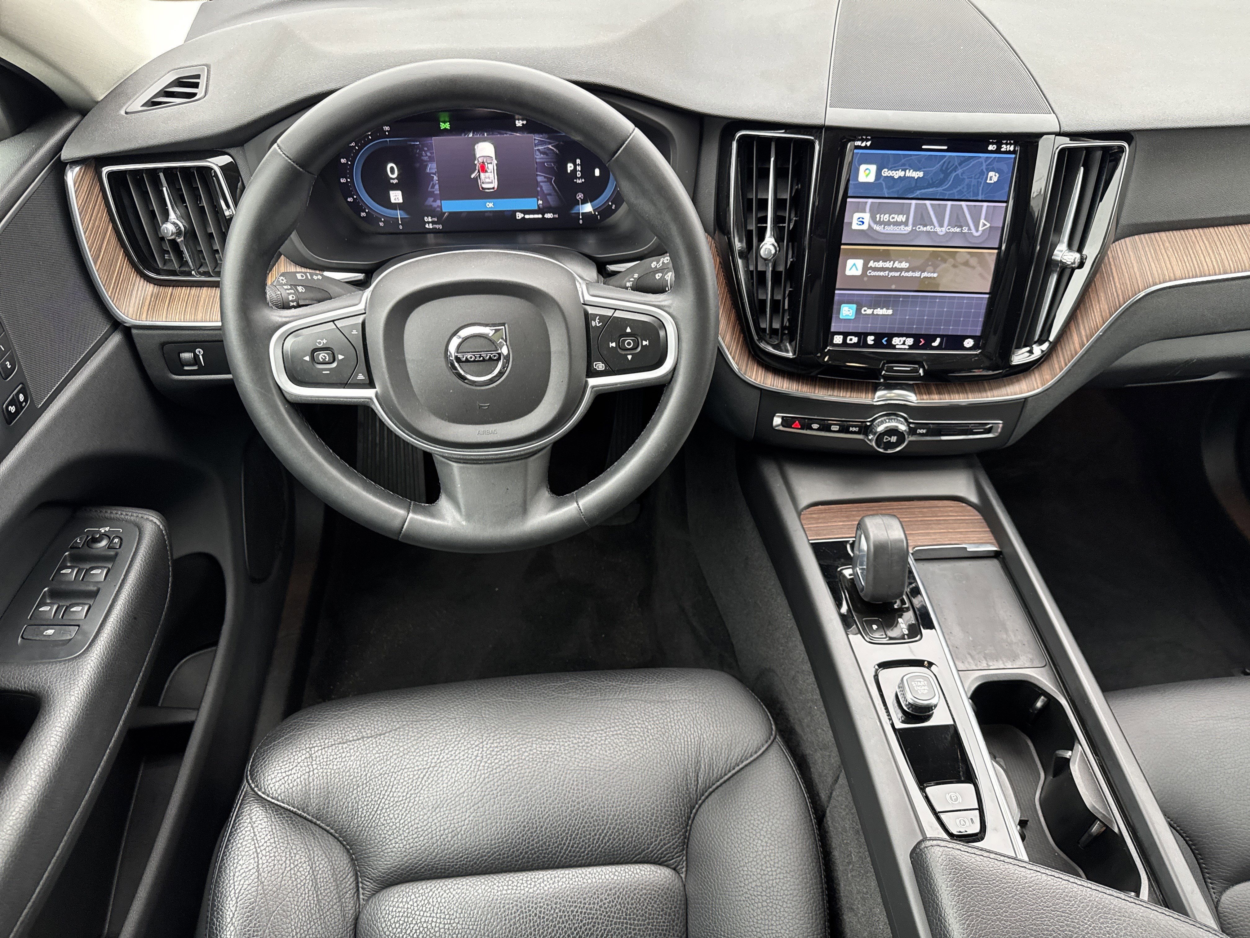 Used 2022 Volvo XC60 B5 Momentum w/ Climate Package image 7