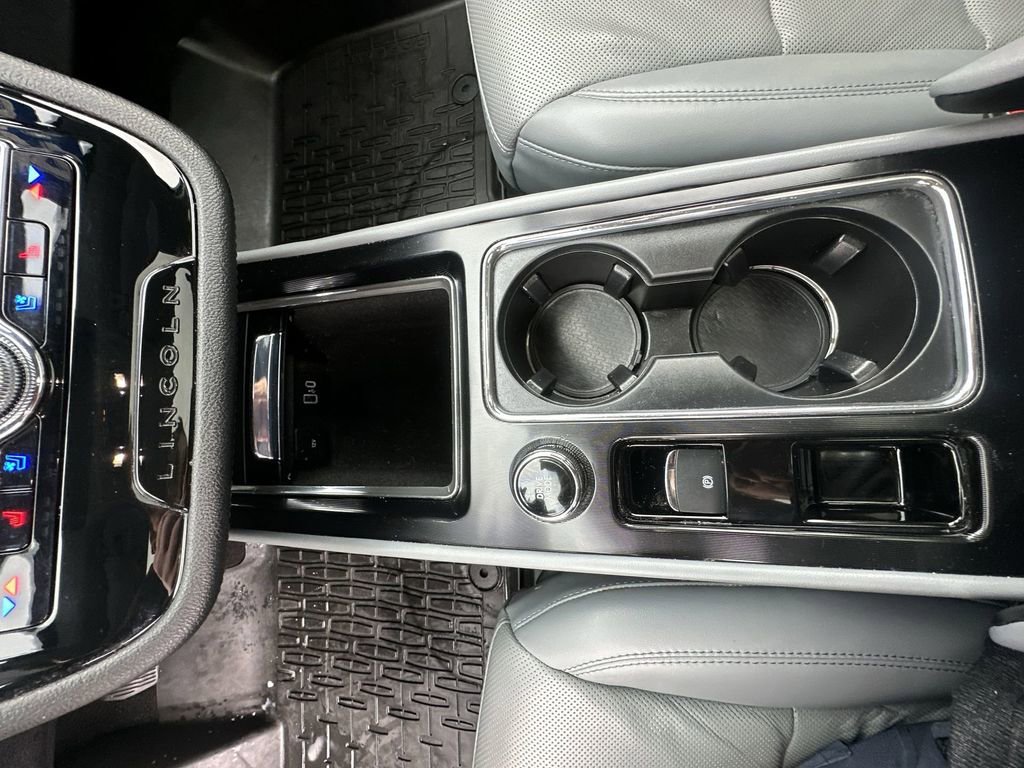 Used 2022 Lincoln Corsair AWD w/ Premium Package image 21