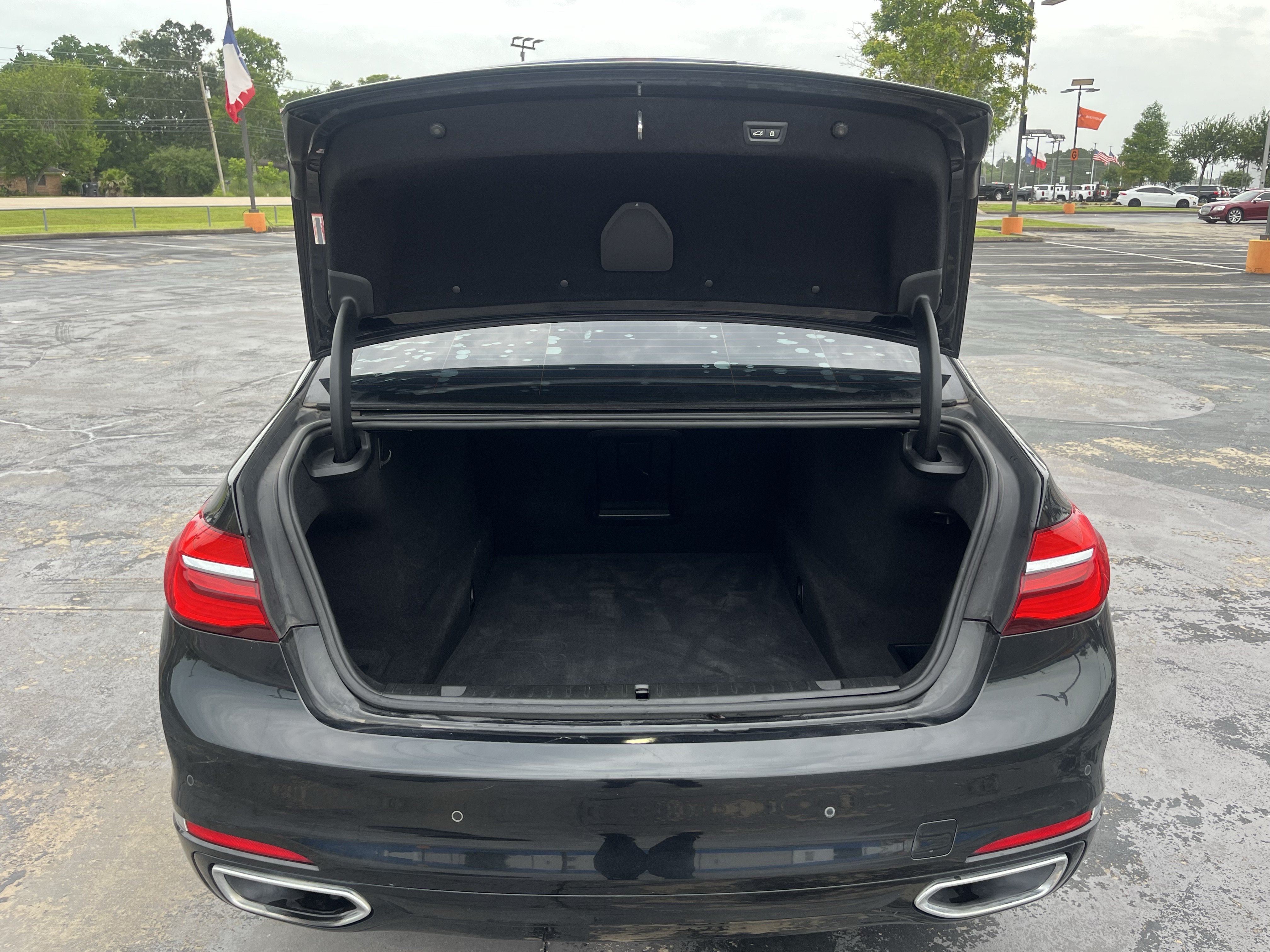 Used 2018 BMW 740i RWD image 12