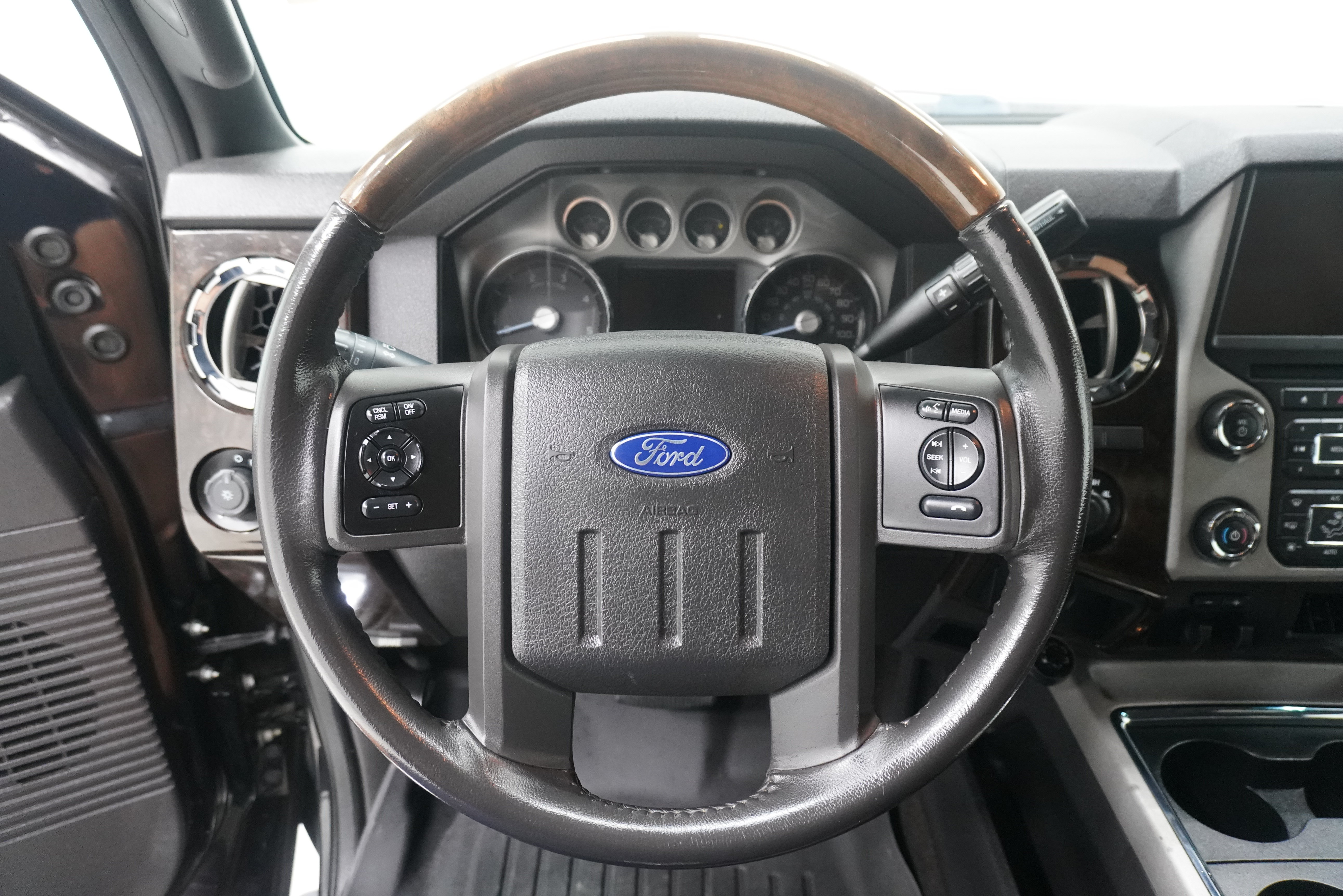 Used 2013 Ford F250 Platinum w/ FX4 Off Road Pkg AWD/4WD image 17
