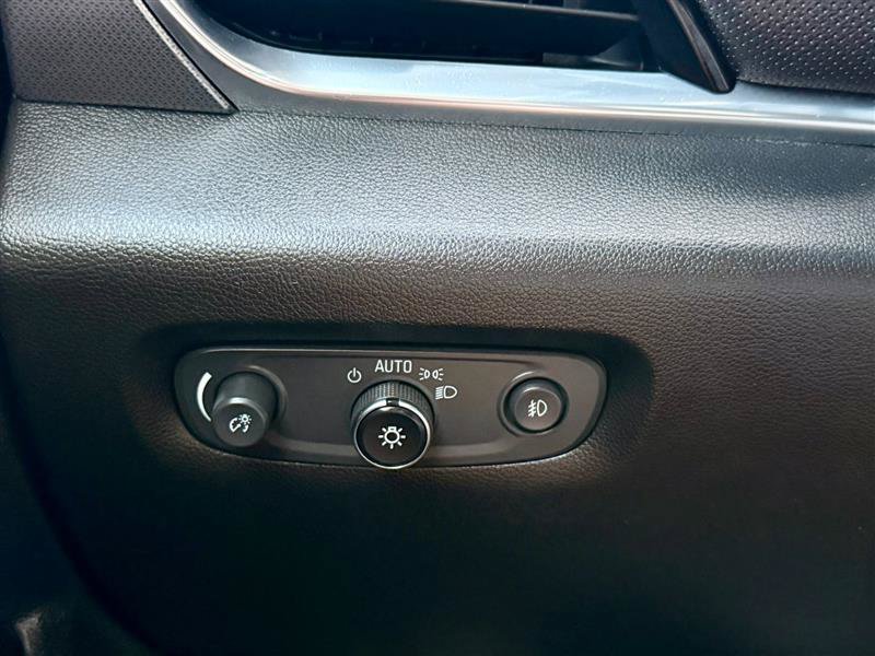 Used 2019 Chevrolet Traverse Premier AWD/4WD image 19