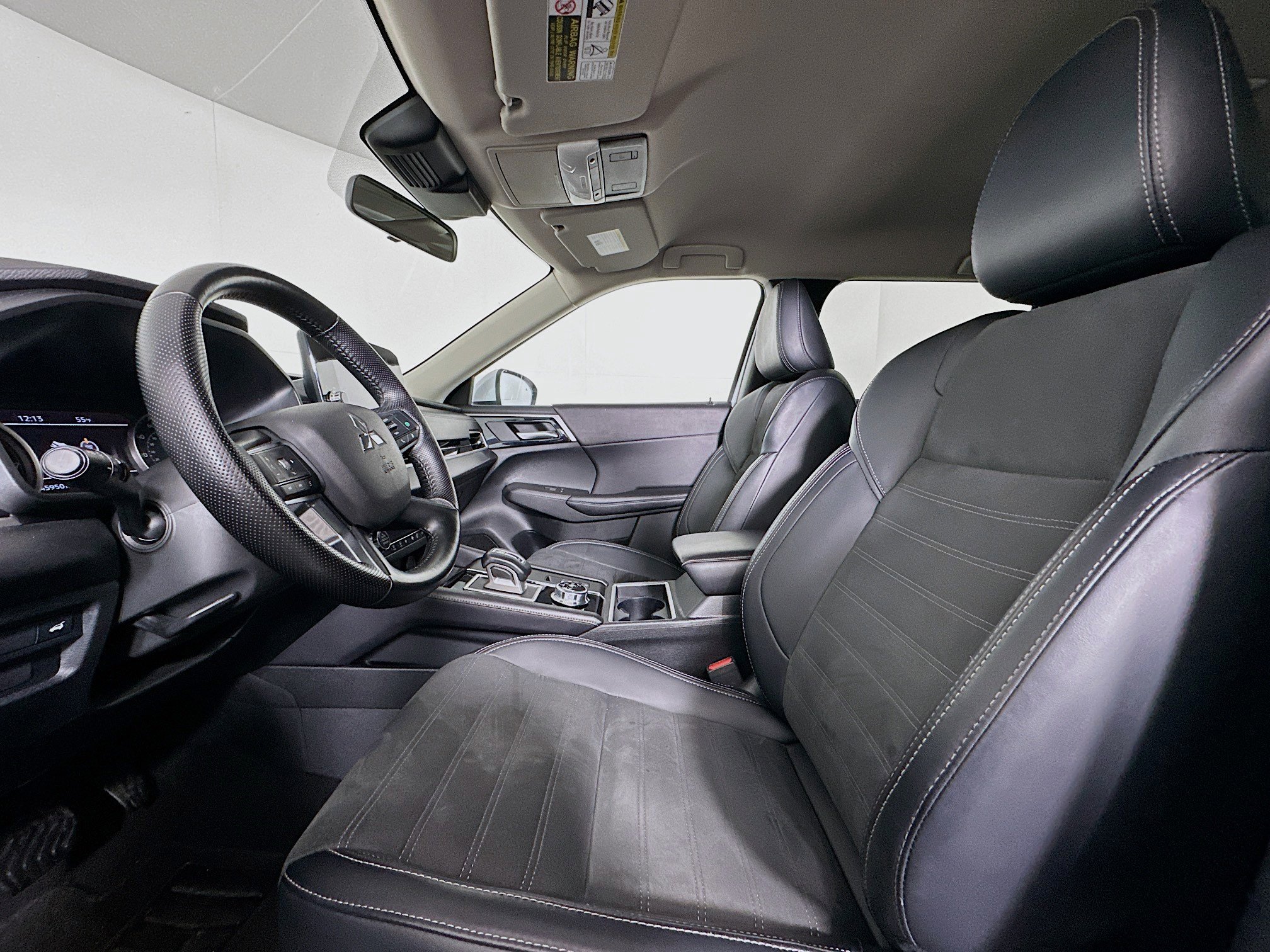 Used 2024 Mitsubishi Outlander SE image 13