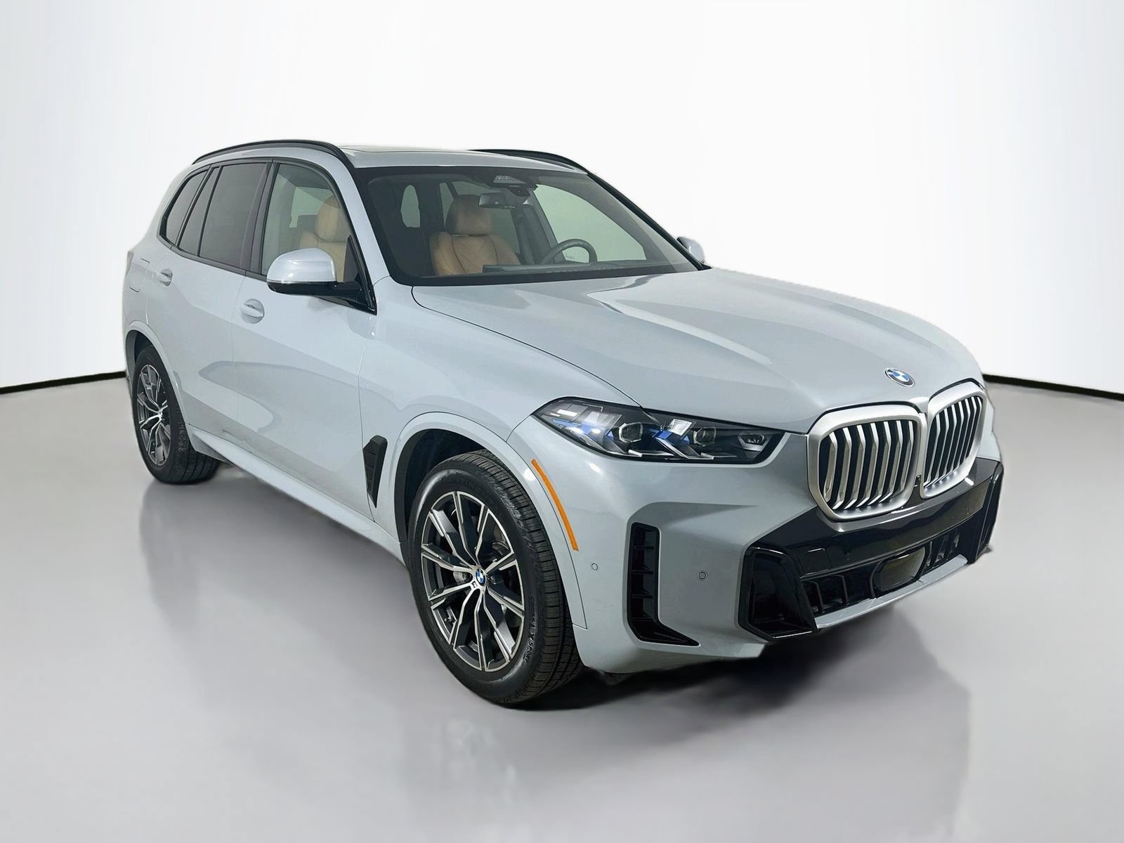 Used 2026 BMW X5 xDrive40i w/ M Sport Package AWD/4WD image 3