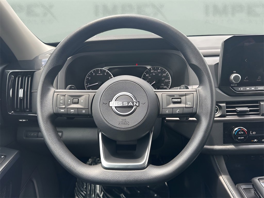 Used 2024 Nissan Pathfinder S image 12