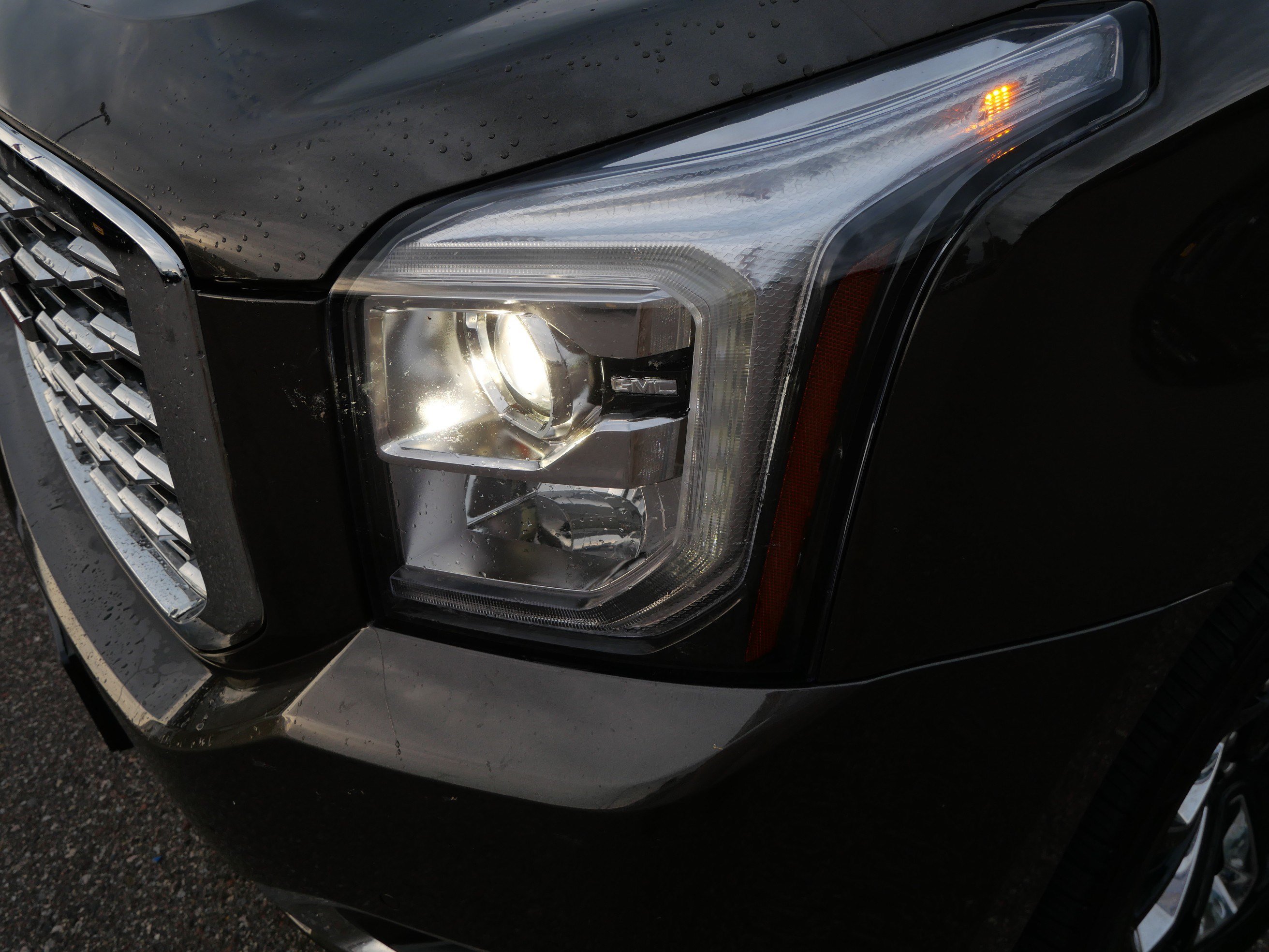 Certified 2019 GMC Yukon Denali w/ Denali Ultimate Package AWD/4WD image 15