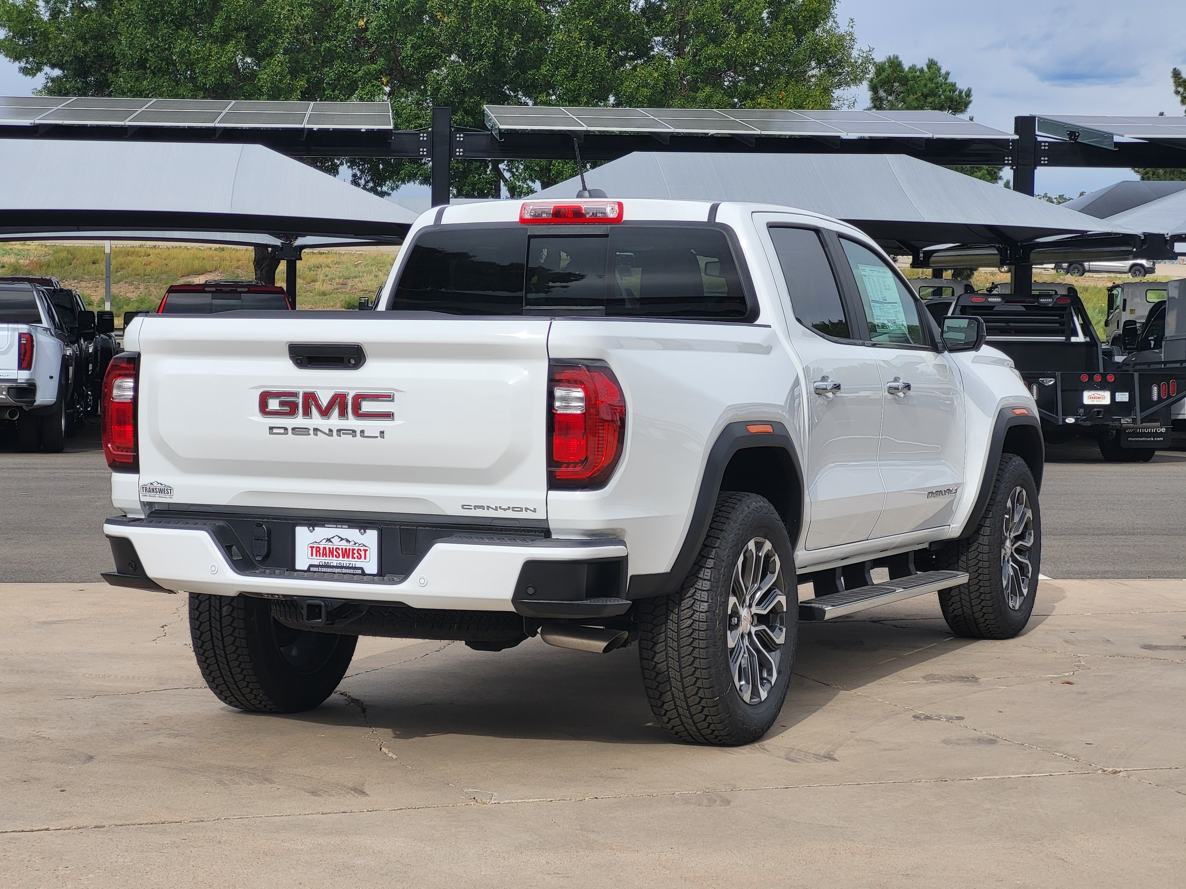 New 2026 GMC Canyon Denali AWD/4WD image 7
