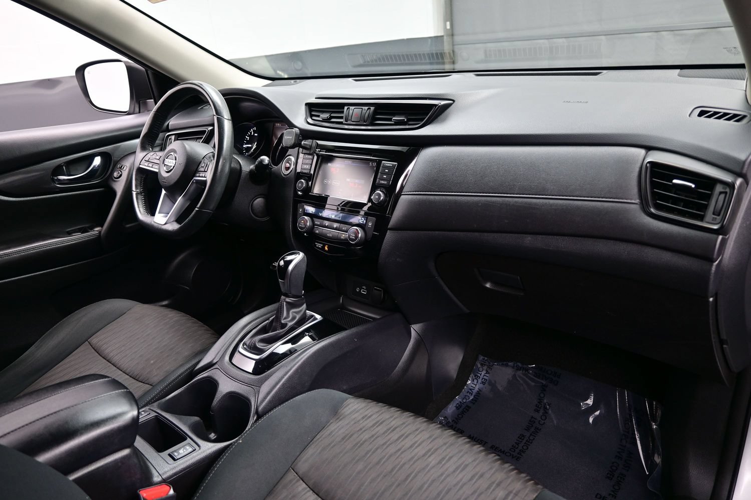 Used 2018 Nissan Rogue SV AWD/4WD image 15