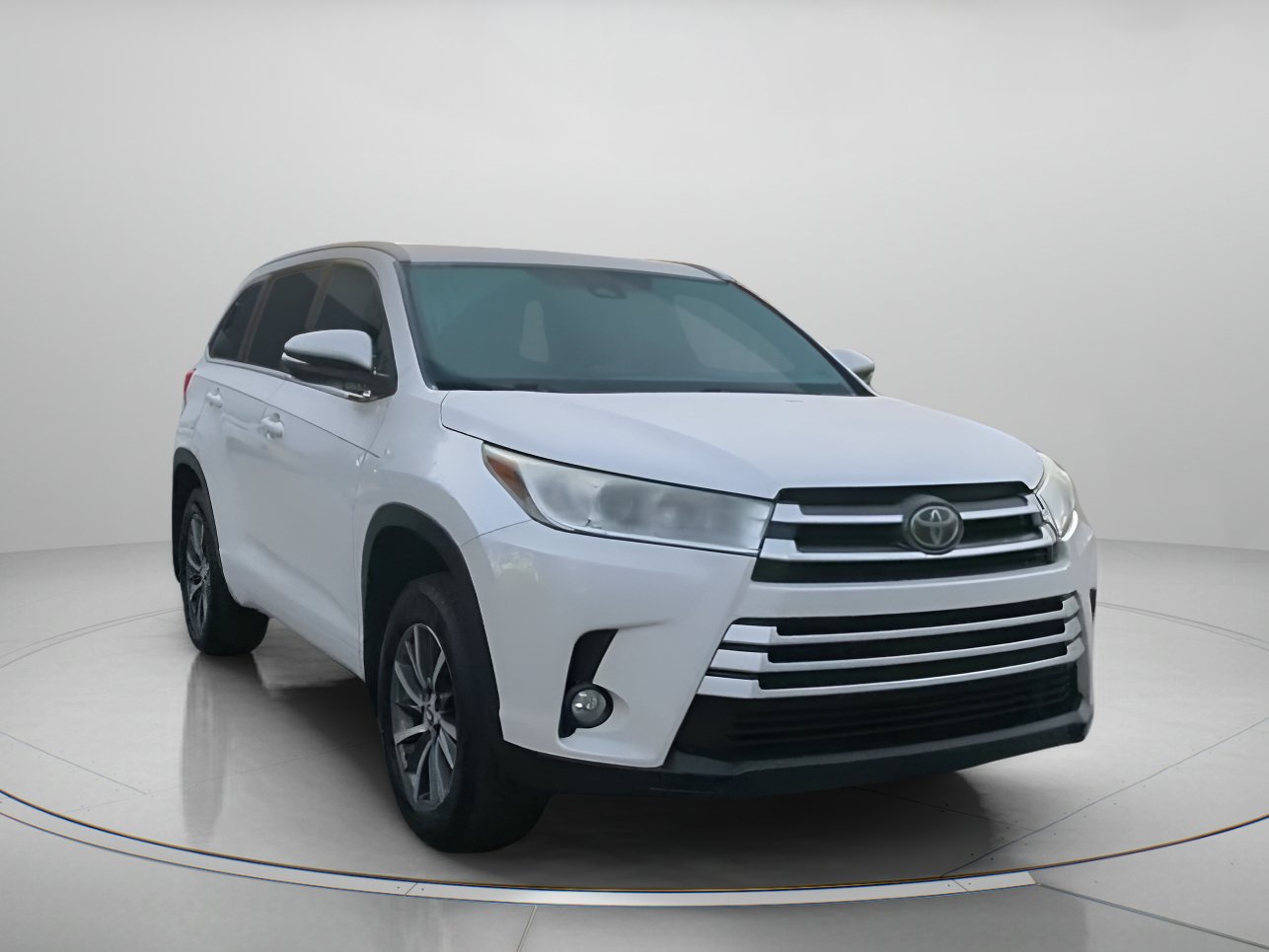 Used 2017 Toyota Highlander XLE AWD/4WD image 4