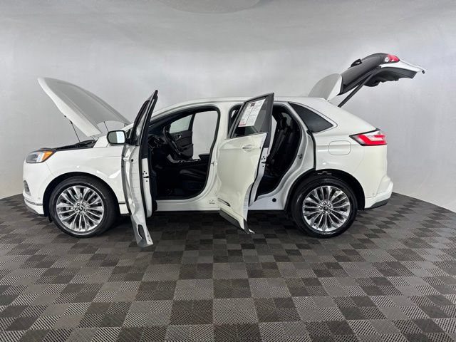 Used 2020 Ford Edge Titanium w/ Equipment Group 301A AWD/4WD image 11