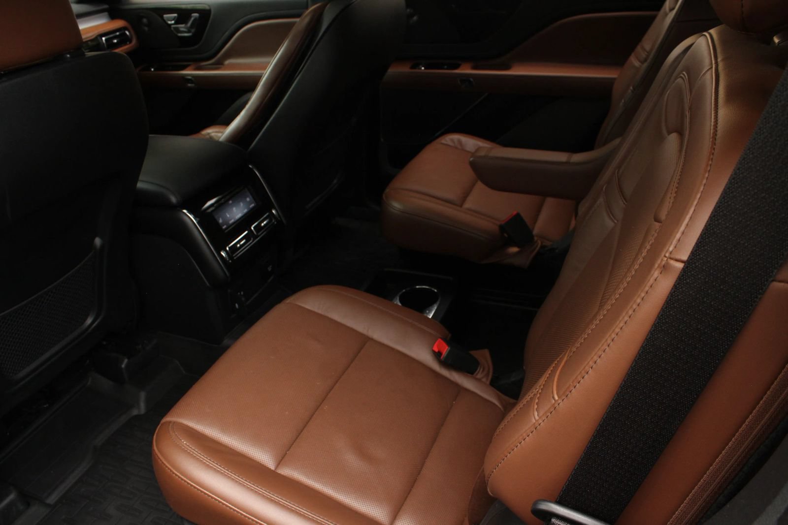 Used 2023 Lincoln Aviator Reserve w/ Equipment Group 201A AWD/4WD image 19