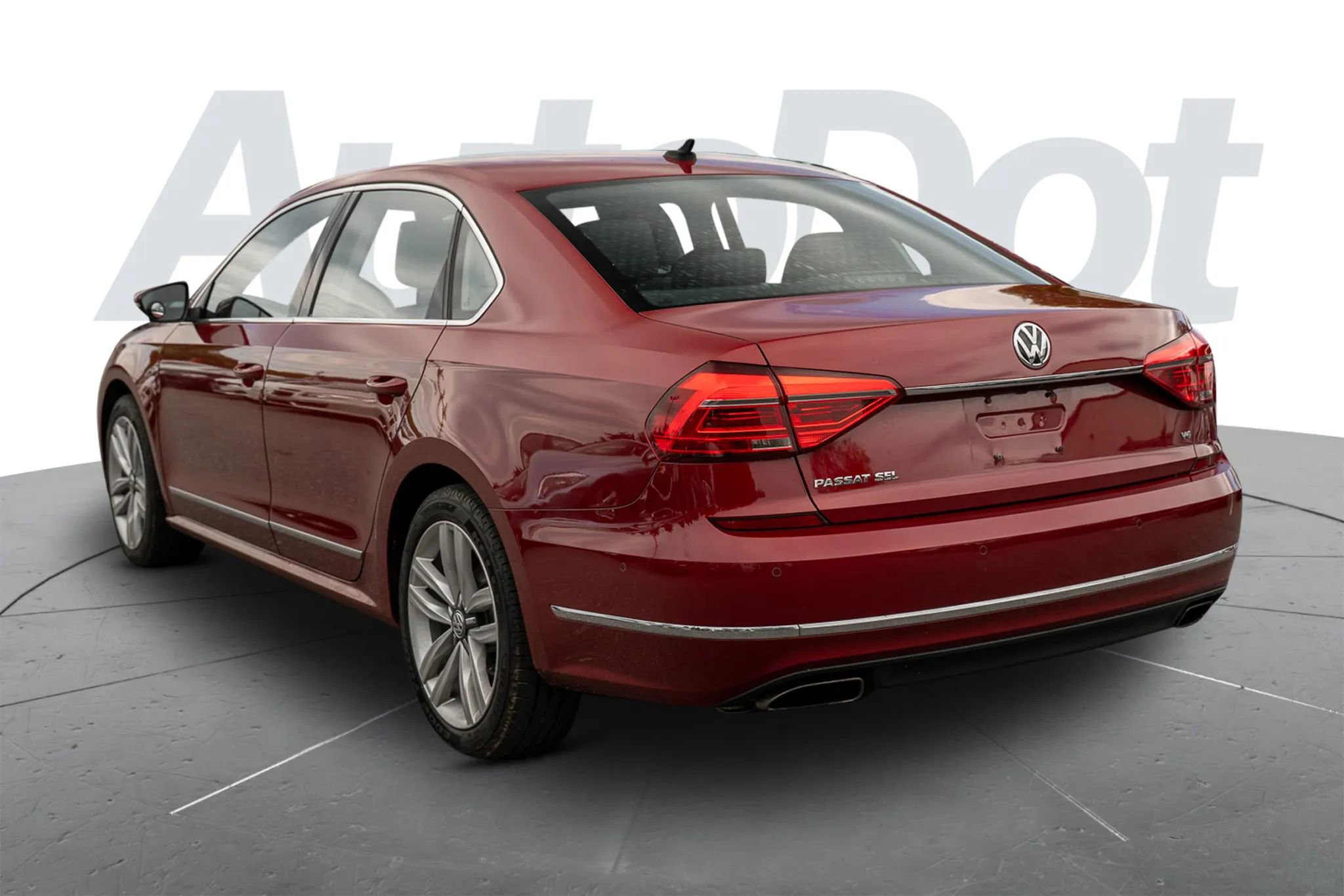 Used 2016 Volkswagen Passat 3.6 SEL Premium FWD image 2