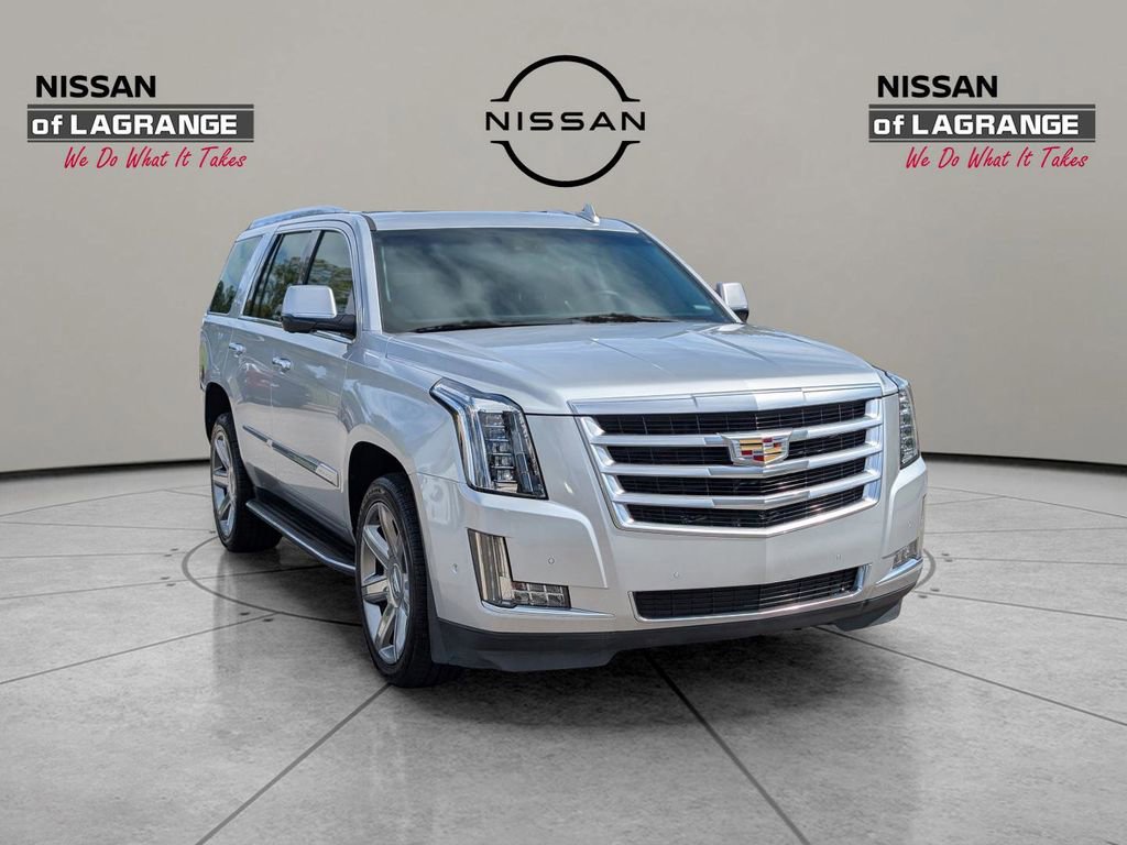 Used 2019 Cadillac Escalade Luxury image 3