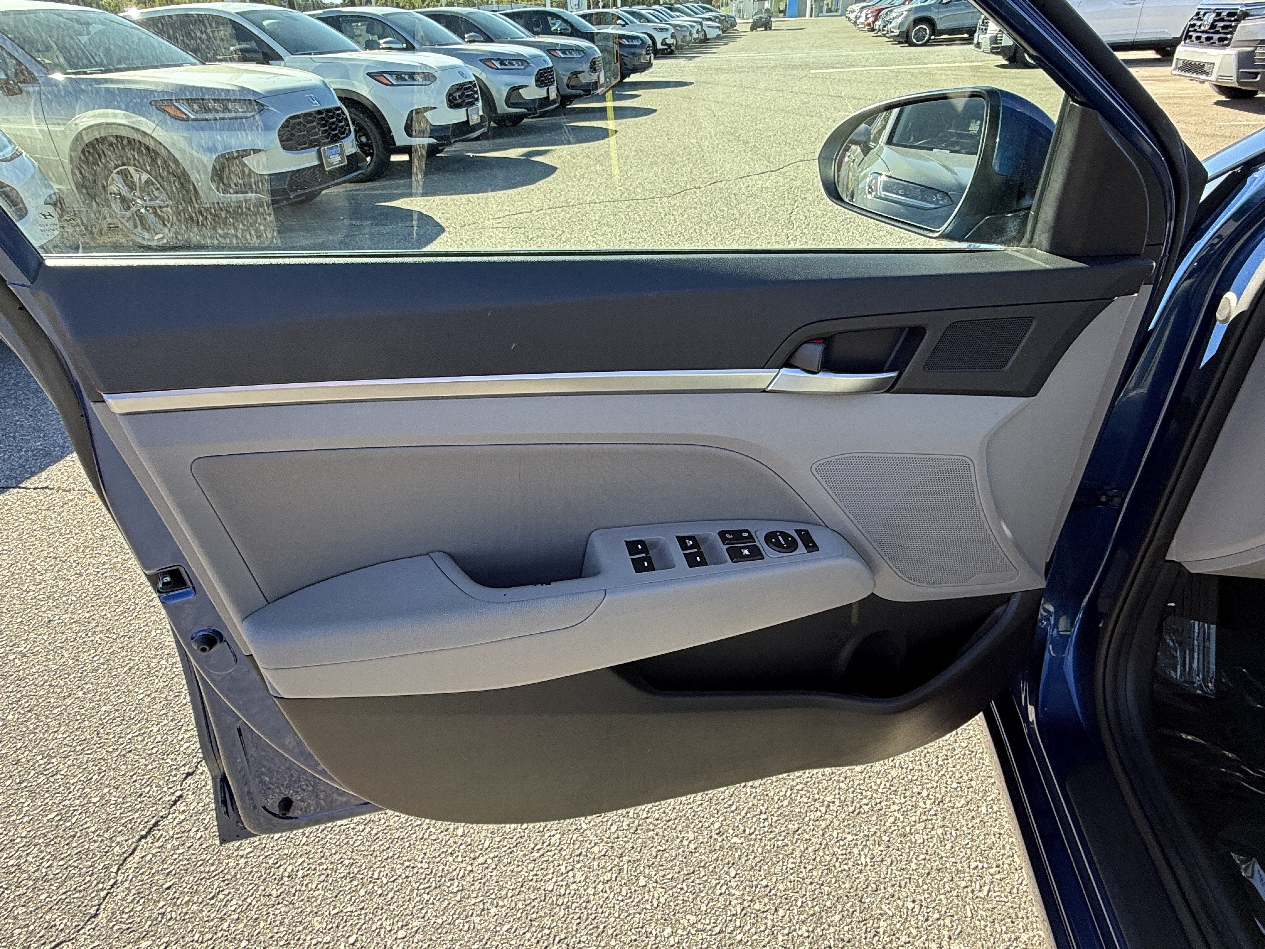 Used 2020 Hyundai Elantra Value Edition FWD image 14