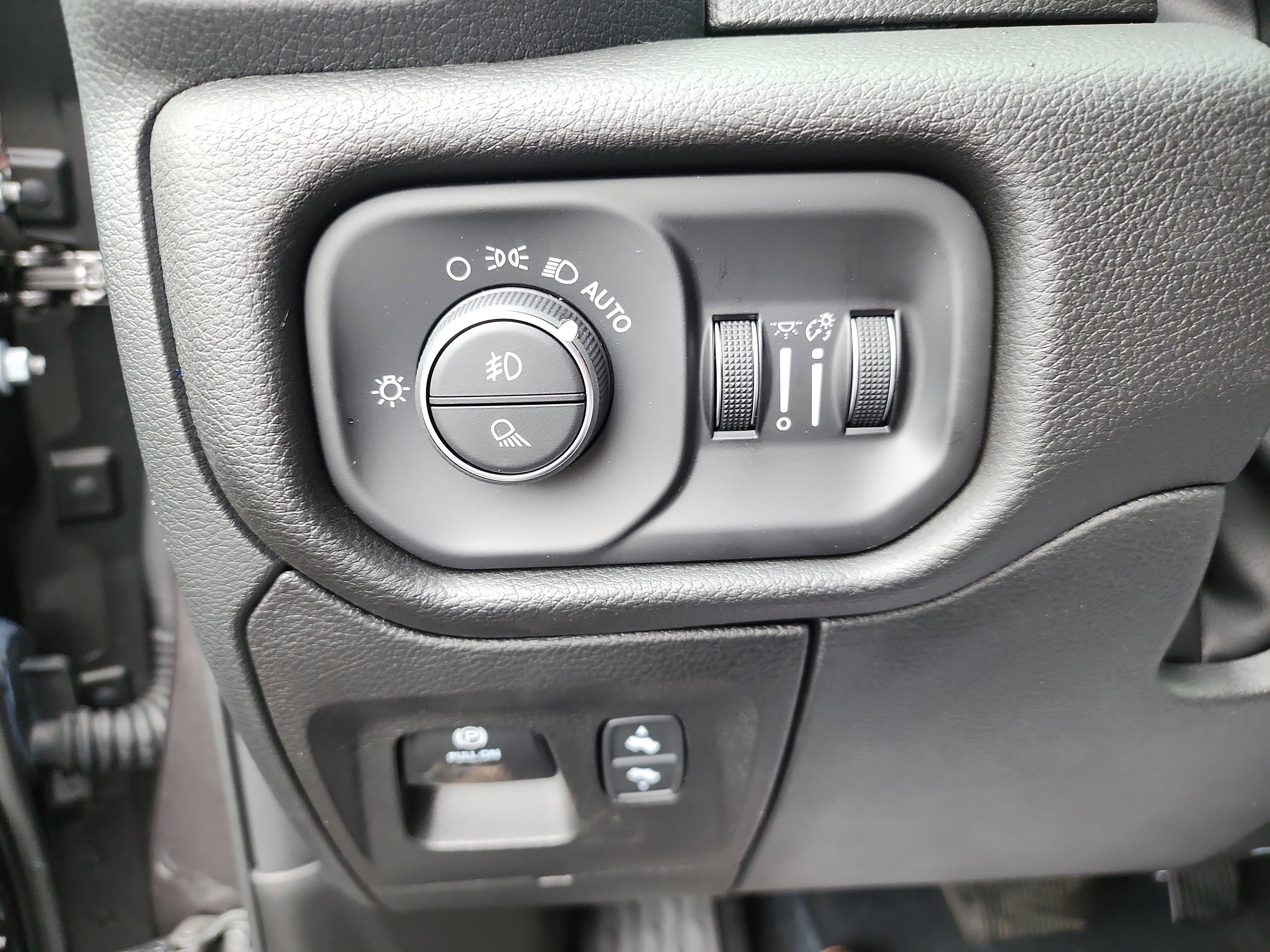 New 2026 RAM 1500 Big Horn AWD/4WD image 13