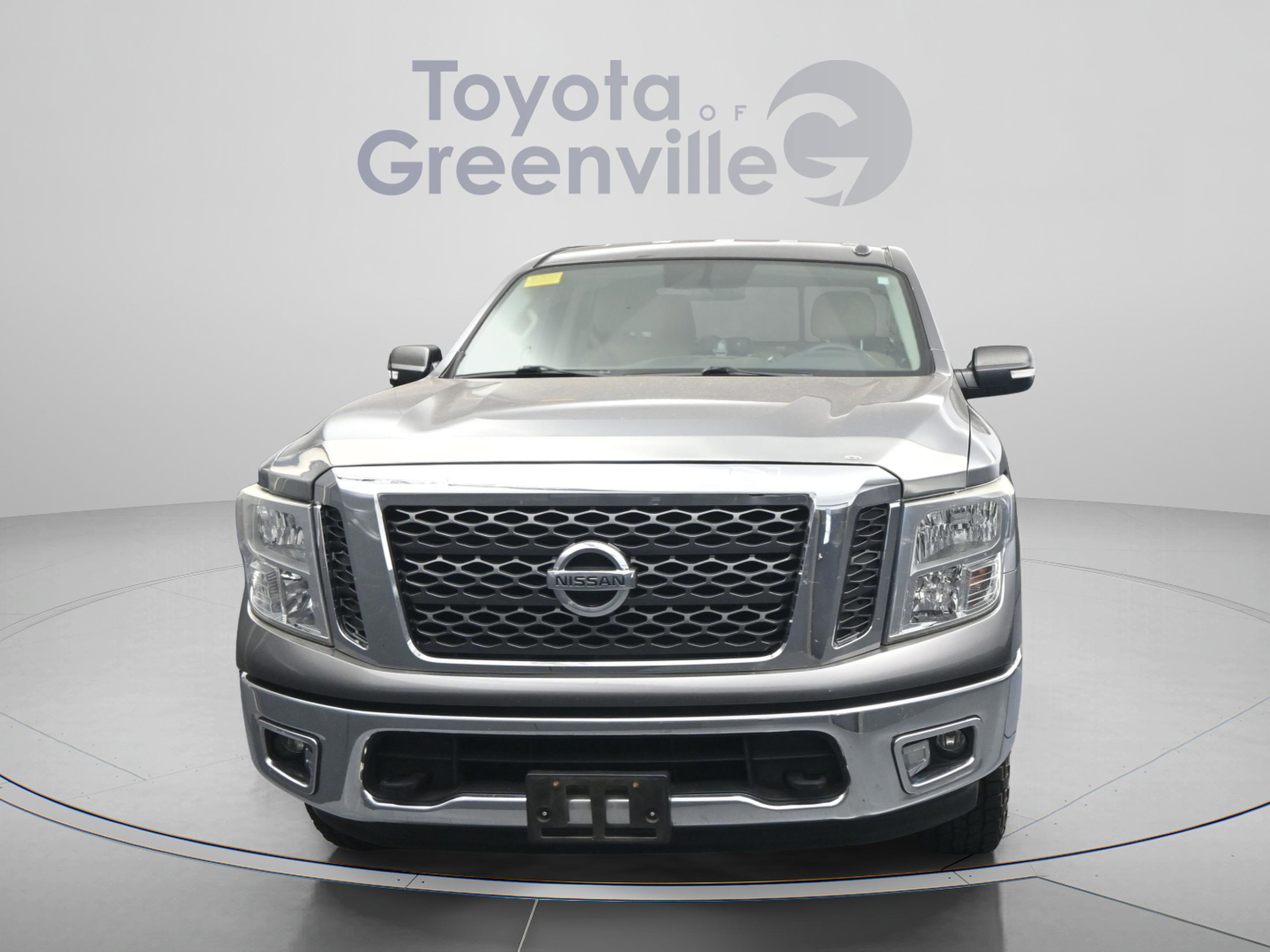 Used 2017 Nissan Titan SV AWD/4WD image 22