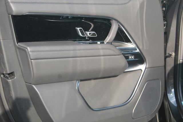 New 2026 Land Rover Range Rover Long Wheelbase SE image 21