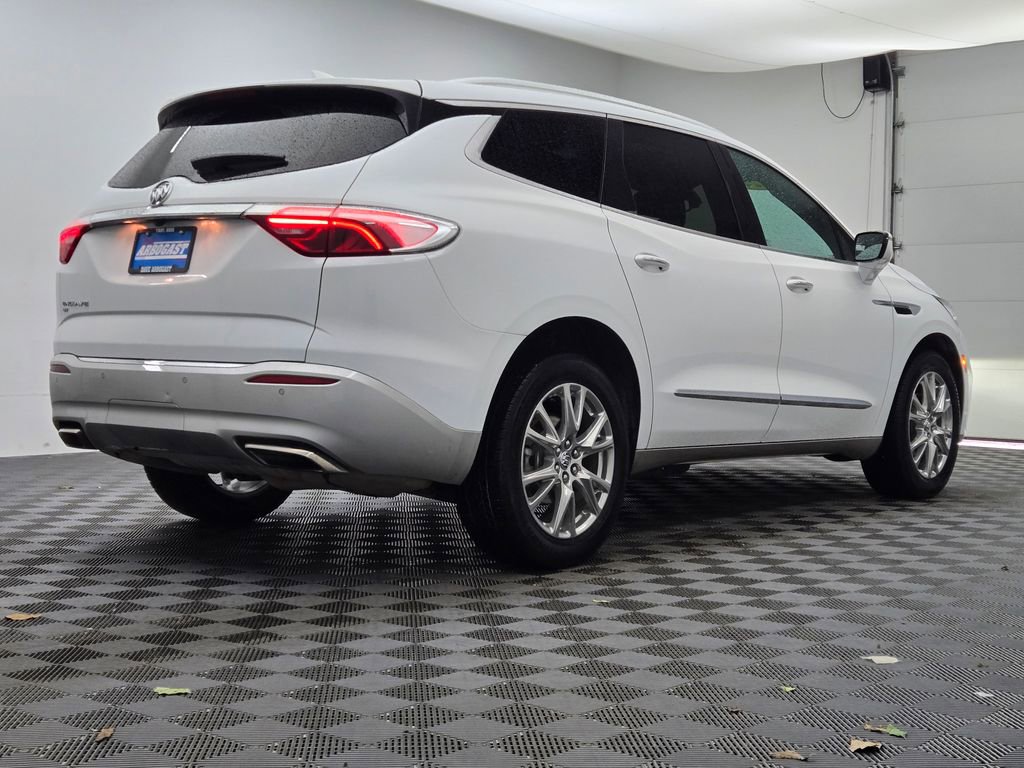 Used 2024 Buick Enclave Essence image 20