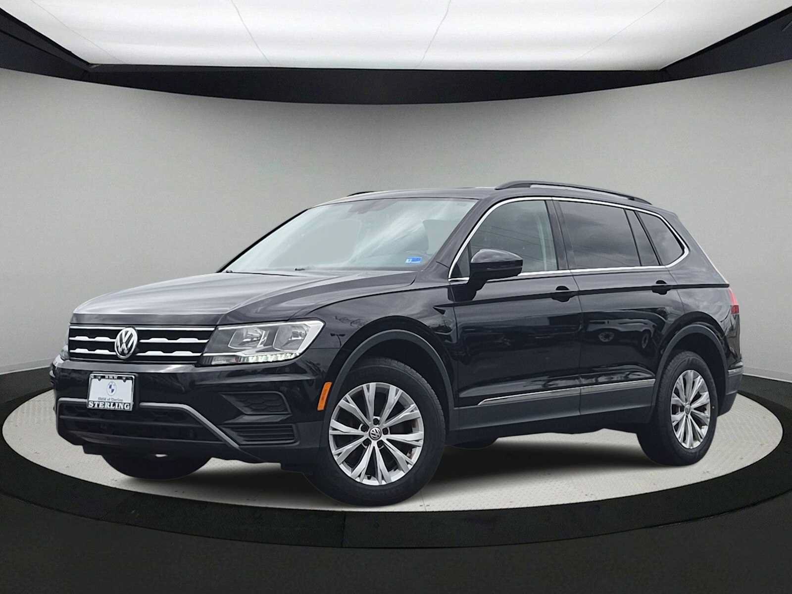 Used 2018 Volkswagen Tiguan SE w/ Panoramic Sunroof Package