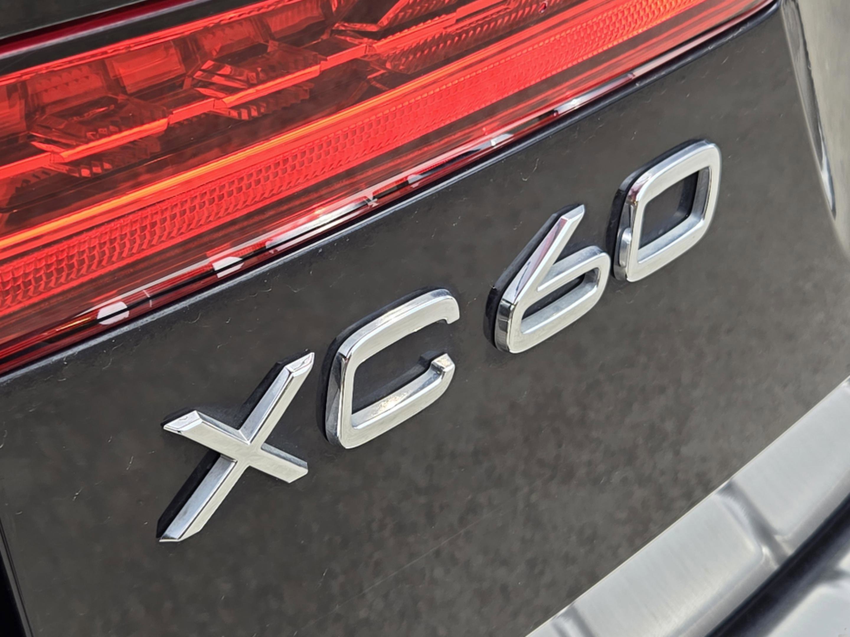 Used 2023 Volvo XC60 B5 Plus w/ Protection Package Premier AWD/4WD image 18