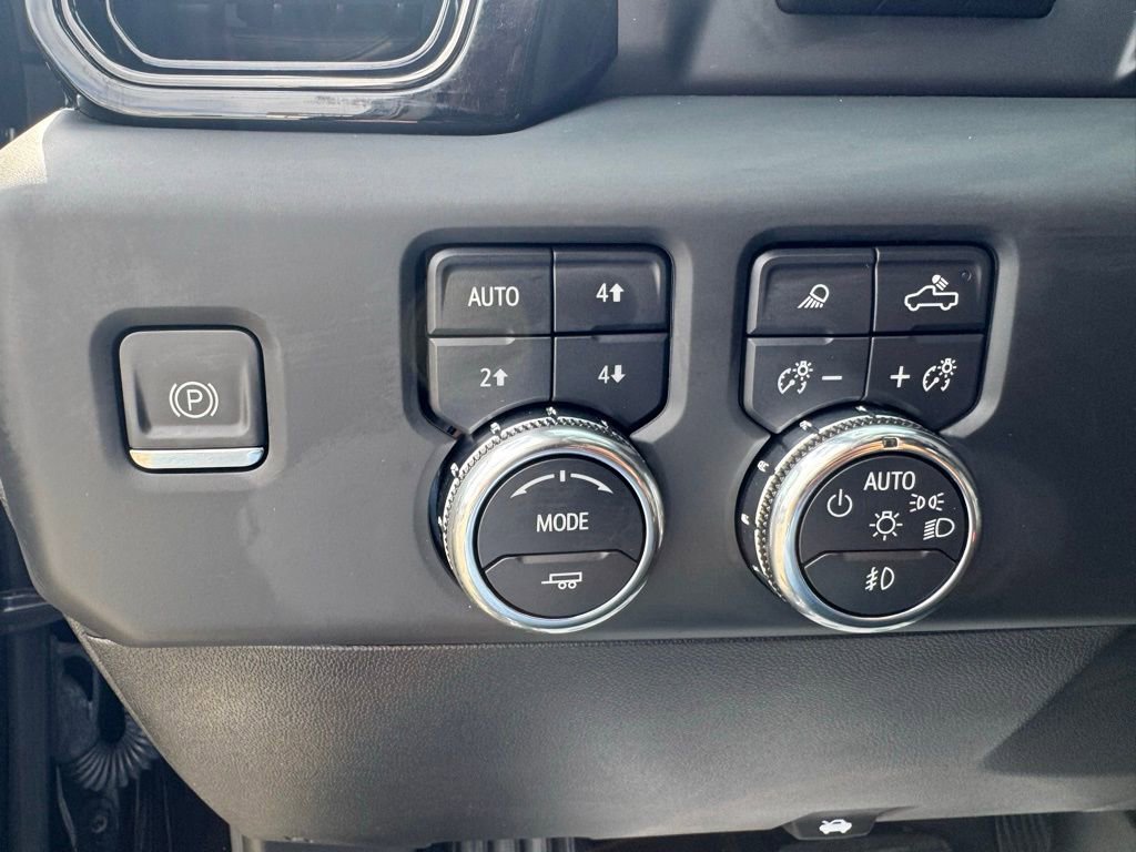 Used 2023 GMC Sierra 1500 AT4 w/ AT4 Premium Package image 32
