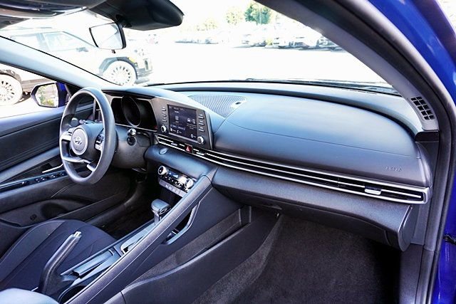 Used 2021 Hyundai Elantra SEL image 10