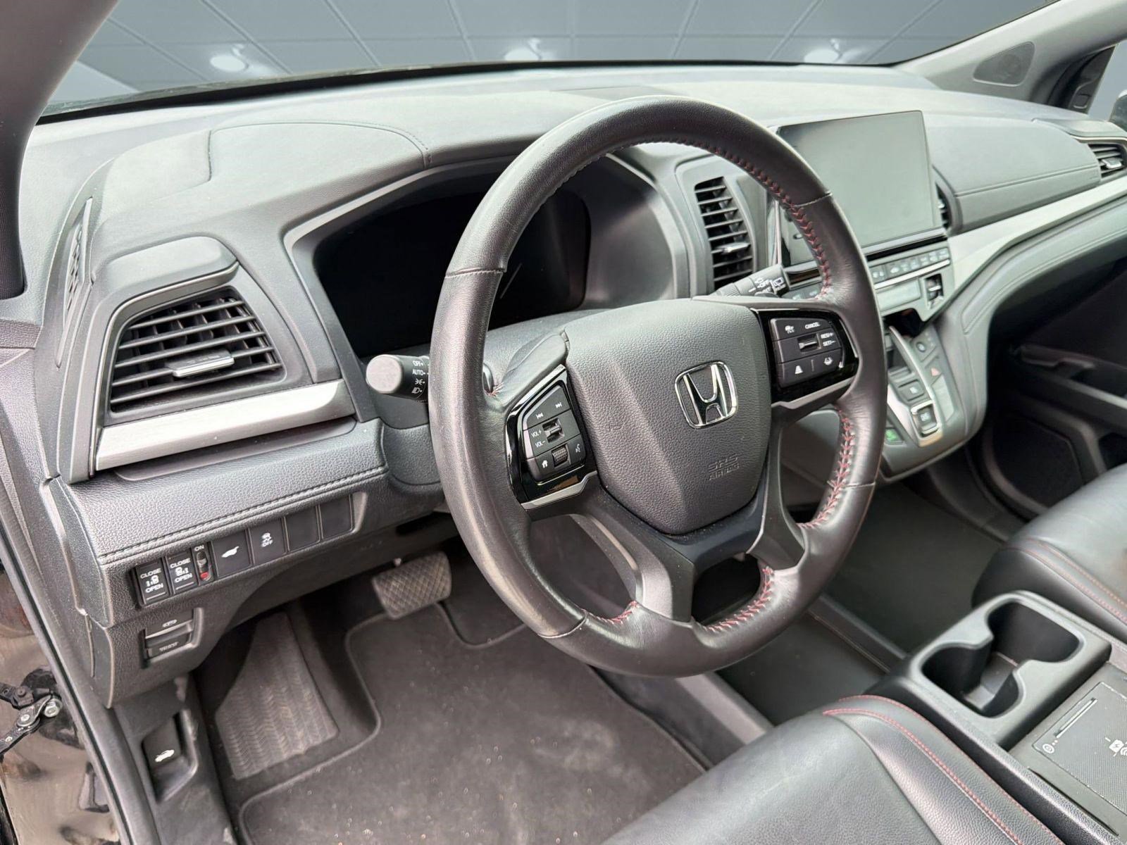 Used 2025 Honda Odyssey Sport-L image 4