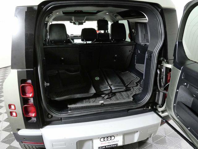Used 2022 Land Rover Defender 110 SE image 10