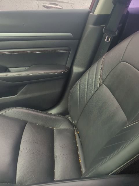 Used 2023 Nissan Altima 2.0 SR FWD image 2