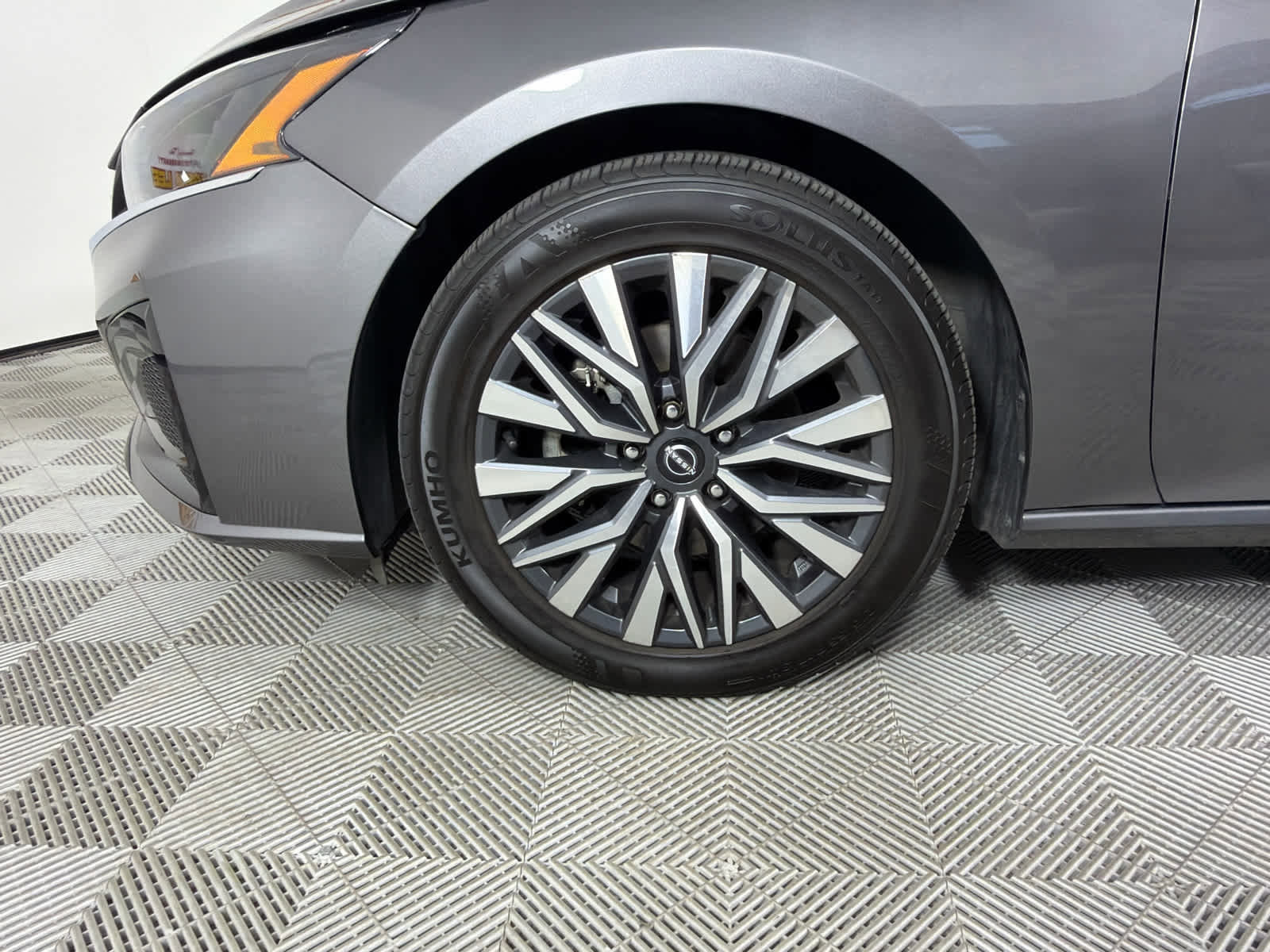Used 2024 Nissan Altima 2.5 SV FWD image 10