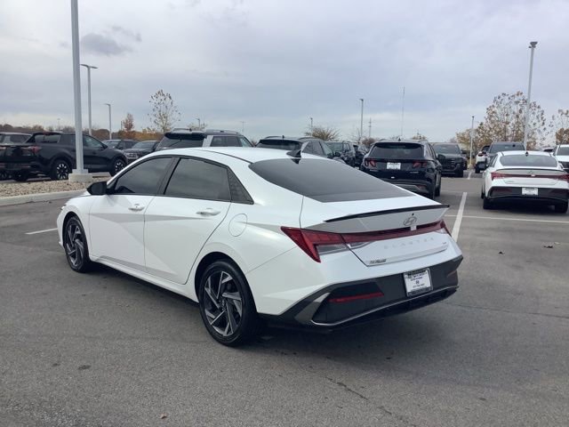 Used 2025 Hyundai Elantra SEL w/ Cargo Package FWD image 8