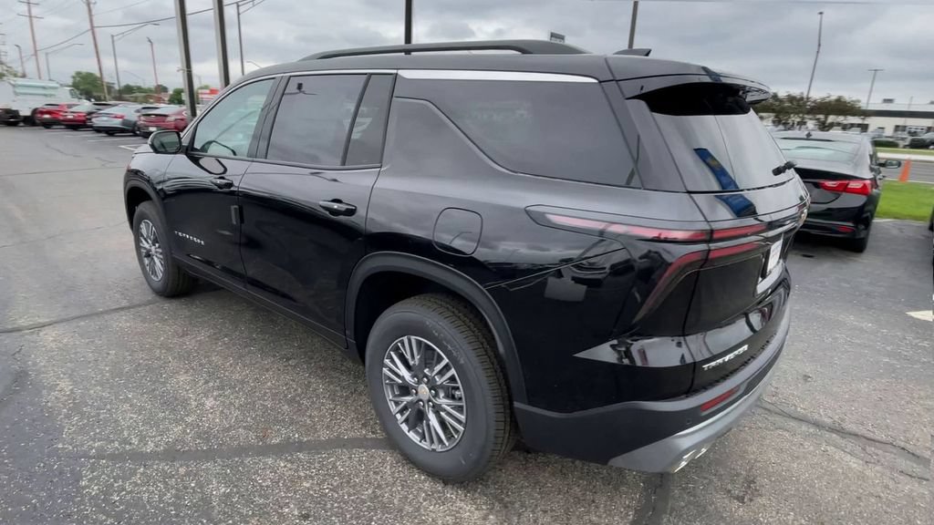 New 2026 Chevrolet Traverse LT w/ Driver Confidence Package FWD image 8