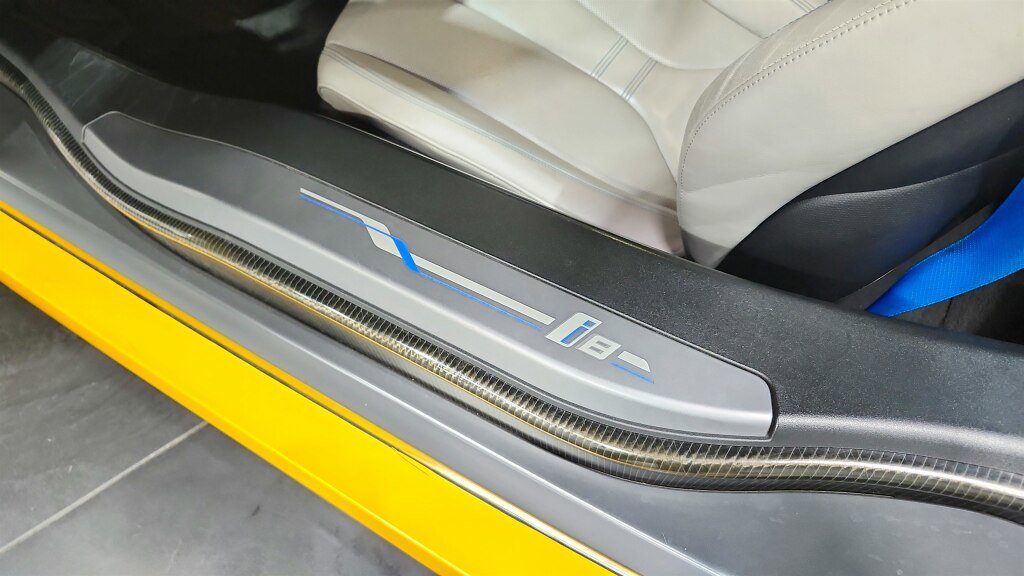 Used 2014 BMW i8 AWD/4WD image 36