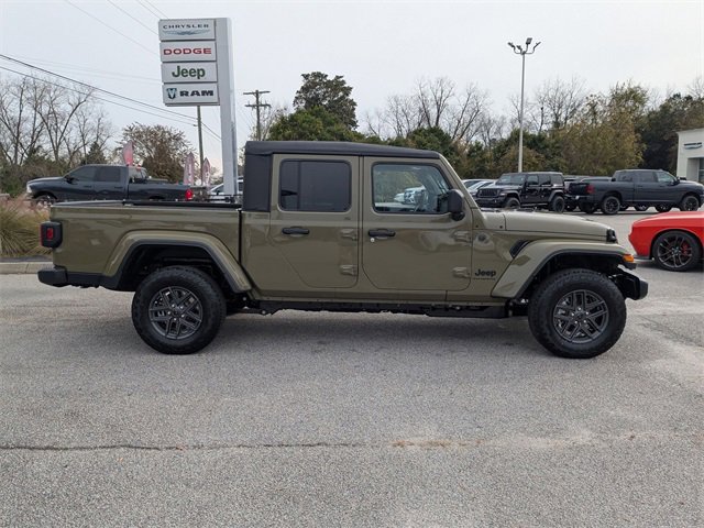 New 2026 Jeep Gladiator Sport image 2